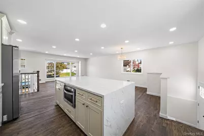 20 Briarwood Lane, Plainview, NY 11803 - Photo 37