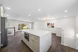 20 Briarwood Ln, Plainview, NY 11803 - Photo 37