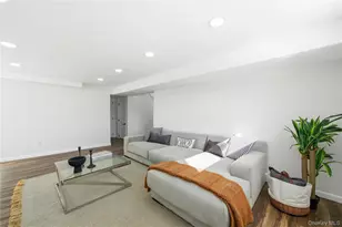 20 Briarwood Ln, Plainview, NY 11803 - Photo 13