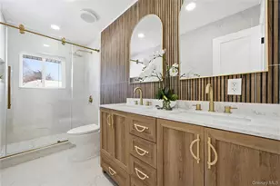 20 Briarwood Ln, Plainview, NY 11803 - Photo 11