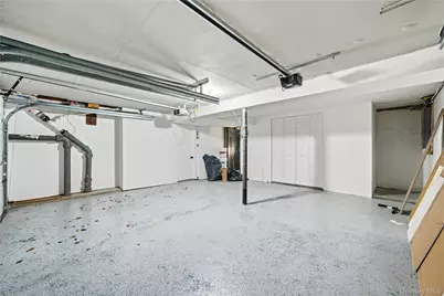 20 Briarwood Lane, Plainview, NY 11803 - Photo 39