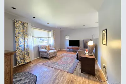 12 Willow Street, Selden, NY 11784 - Photo 9