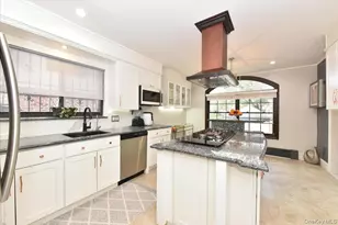 85-35 Edgerton Blvd, Jamaica, NY 11432 - Photo 7