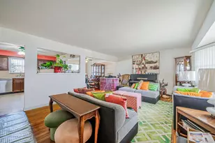 2595 Castle Ct, North Bellmore, NY 11710 - Photo 3