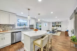 37 Fiesta Dr, Centereach, NY 11720 - Photo 17