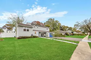 37 Fiesta Dr, Centereach, NY 11720 - Photo 3