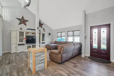 36 American Avenue, Coram, NY 11727 - Photo 3