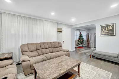 18 Cambridge Avenue, Bethpage, NY 11714 - Photo 9