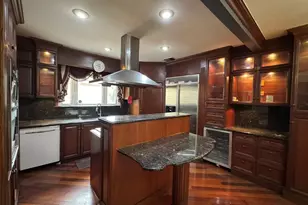 27-30 Butler St, East Elmhurst, NY 11369 - Photo 5