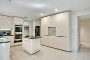 87 McCulloch Dr, Dix Hills, NY 11746 - Photo 5