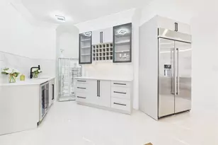 21 Pine Edge Pl, Dix Hills, NY 11746 - Photo 11