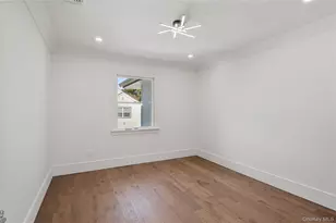 21 Pine Edge Pl, Dix Hills, NY 11746 - Photo 31