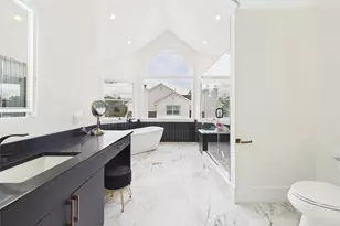 21 Pine Edge Pl, Dix Hills, NY 11746 - Photo 31