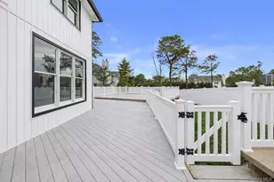 21 Pine Edge Pl, Dix Hills, NY 11746 - Photo 39