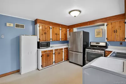 201 Rossway Road, Pleasant Valley, NY 12569 - Photo 7