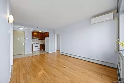 136-21 Latimer Place #5H, Flushing, NY 11354 - Photo 5