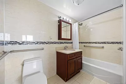 136-21 Latimer Place #5H, Flushing, NY 11354 - Photo 13