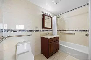 136-21 Latimer Pl, Flushing, NY 11354 - Photo 13