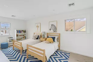 1269 Dekoven St, Rockville Centre, NY 11570 - Photo 9