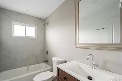 1269 Dekoven Street, Rockville Centre, NY 11570 - Photo 7