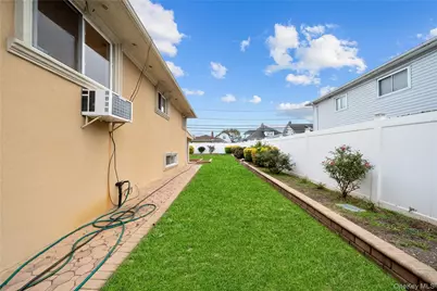 30 Angevine Avenue, Hempstead, NY 11550 - Photo 3