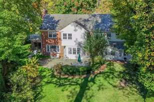 38 Wensley Dr, Great Neck, NY 11021 - Photo 37