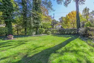 38 Wensley Dr, Great Neck, NY 11021 - Photo 31