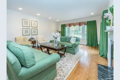 38 Wensley Drive, Great Neck, NY 11021 - Photo 5