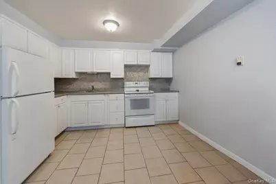 1096 Midland Avenue, Bronxville, NY 10708 - Photo 17