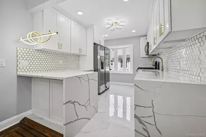 73 Broadway, Valley Stream, NY 11580 - Photo 15