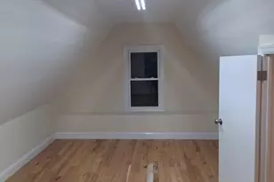 601 E 226th St, Bronx, NY 10466 - Photo 3