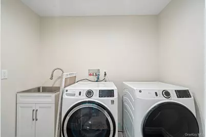 47 Netz Place, Albertson, NY 11507 - Photo 25