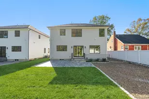 47 Netz Pl, Albertson, NY 11507 - Photo 41