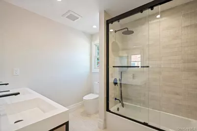 47 Netz Place, Albertson, NY 11507 - Photo 31