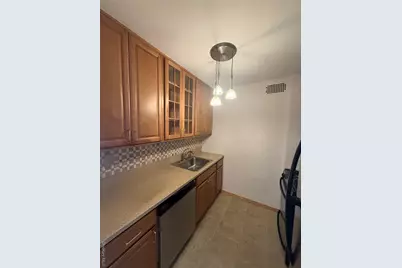 220-55 46th Avenue #8R, Bayside, NY 11361 - Photo 5