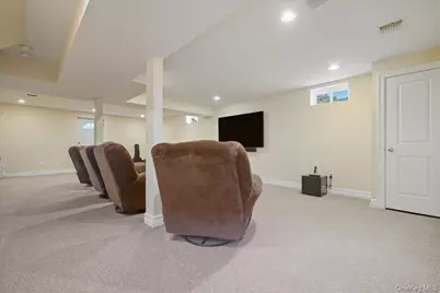 1615 Belmont Avenue, New Hyde Park, NY 11040 - Photo 39