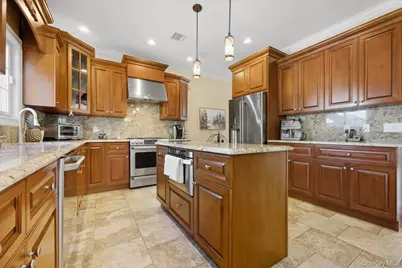 1615 Belmont Avenue, New Hyde Park, NY 11040 - Photo 25