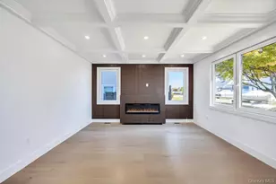 14 Bark Ln, Levittown, NY 11756 - Photo 5