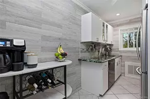 131 Edmunton Dr, North Babylon, NY 11703 - Photo 13