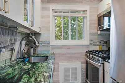 131 Edmunton Drive #G14, North Babylon, NY 11703 - Photo 15