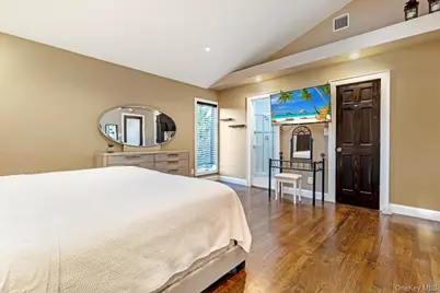 135 Ocean Avenue, Massapequa, NY 11758 - Photo 17