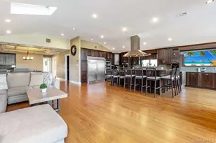 135 Ocean Ave, Massapequa, NY 11758 - Photo 9