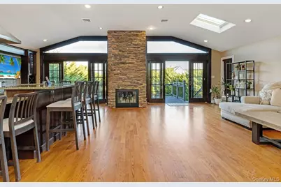 135 Ocean Avenue, Massapequa, NY 11758 - Photo 11