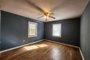 29 Red Barn Rd, Hyde Park, NY 12538 - Photo 9