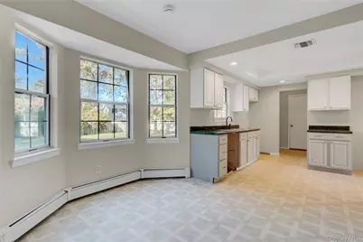 20 Gabon Lane, Coram, NY 11727 - Photo 9