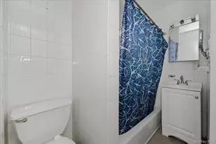 924 Hollywood Ave, Bronx, NY 10465 - Photo 15