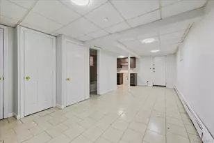 924 Hollywood Ave, Bronx, NY 10465 - Photo 17