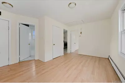 924 Hollywood Avenue, Bronx, NY 10465 - Photo 11