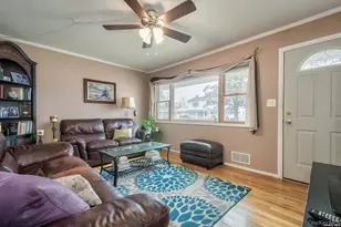 15 Janet Dr, Plainview, NY 11803 - Photo 9