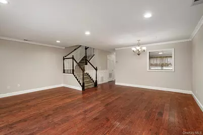 28 Stratford Circle, Farmingdale, NY 11735 - Photo 11